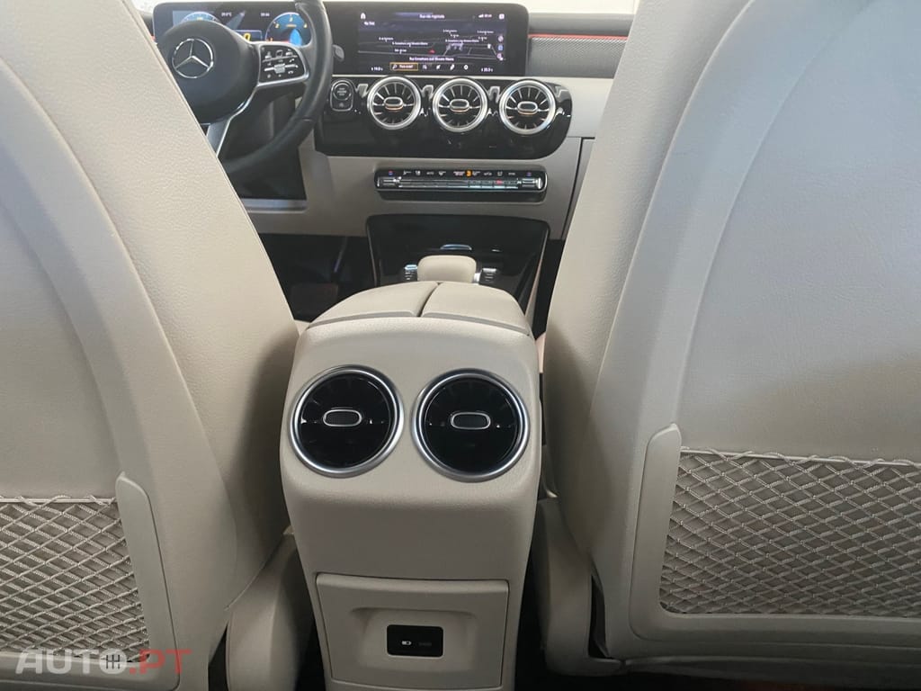 Mercedes-Benz CLA 180 CDI Shooting Brake Luxury Aut.