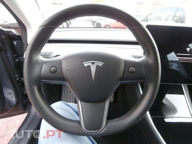 Tesla Model 3 Standard Range Plus RWD