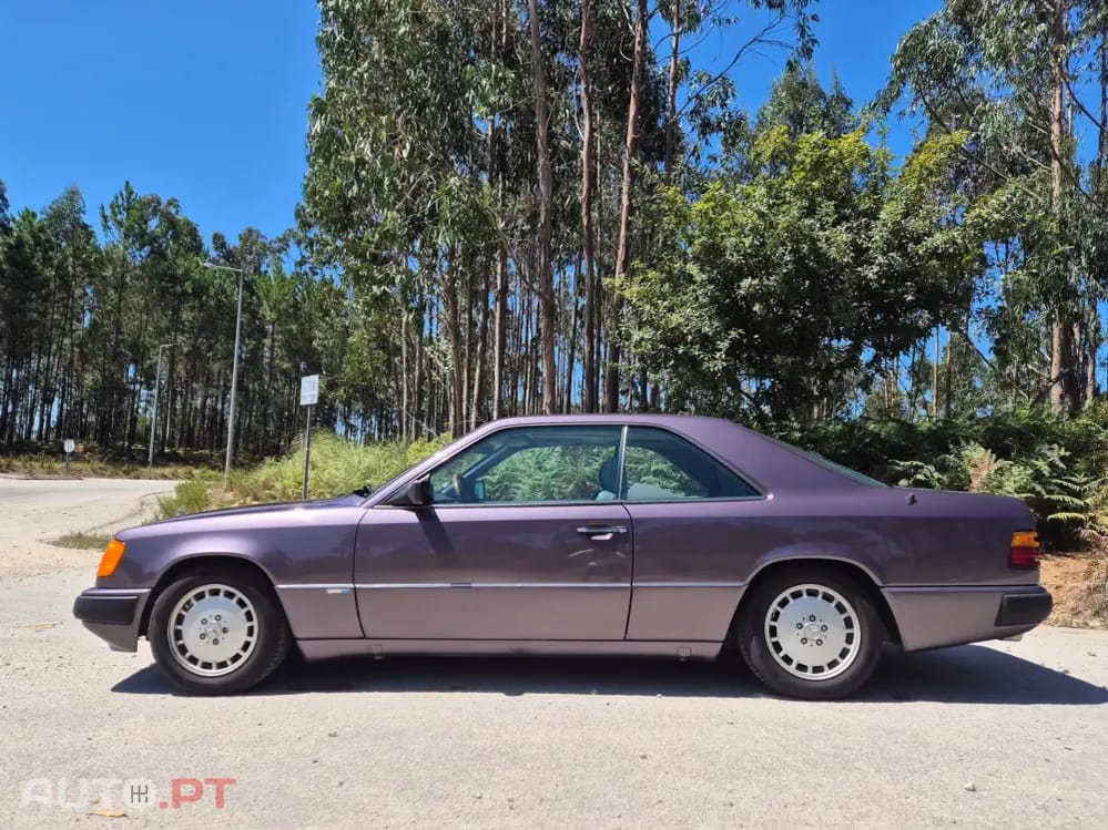 Mercedes-Benz 230 Outro