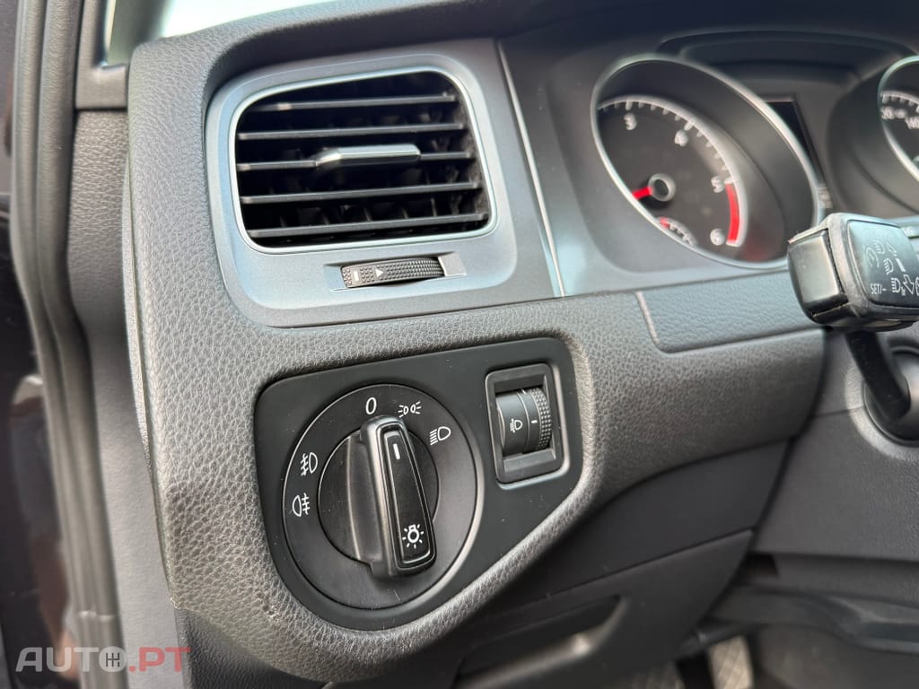 Volkswagen Golf 1.6 TDi Trendline DSG