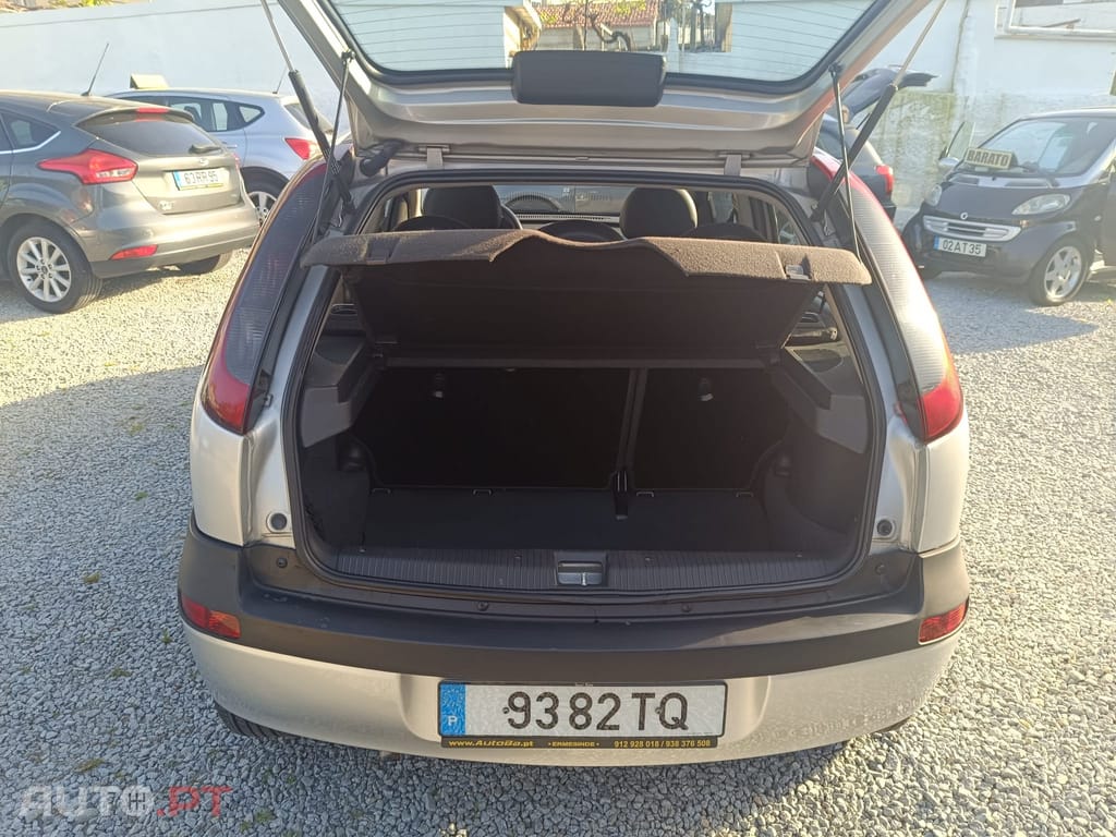 Opel Corsa 1.2 16V Confort