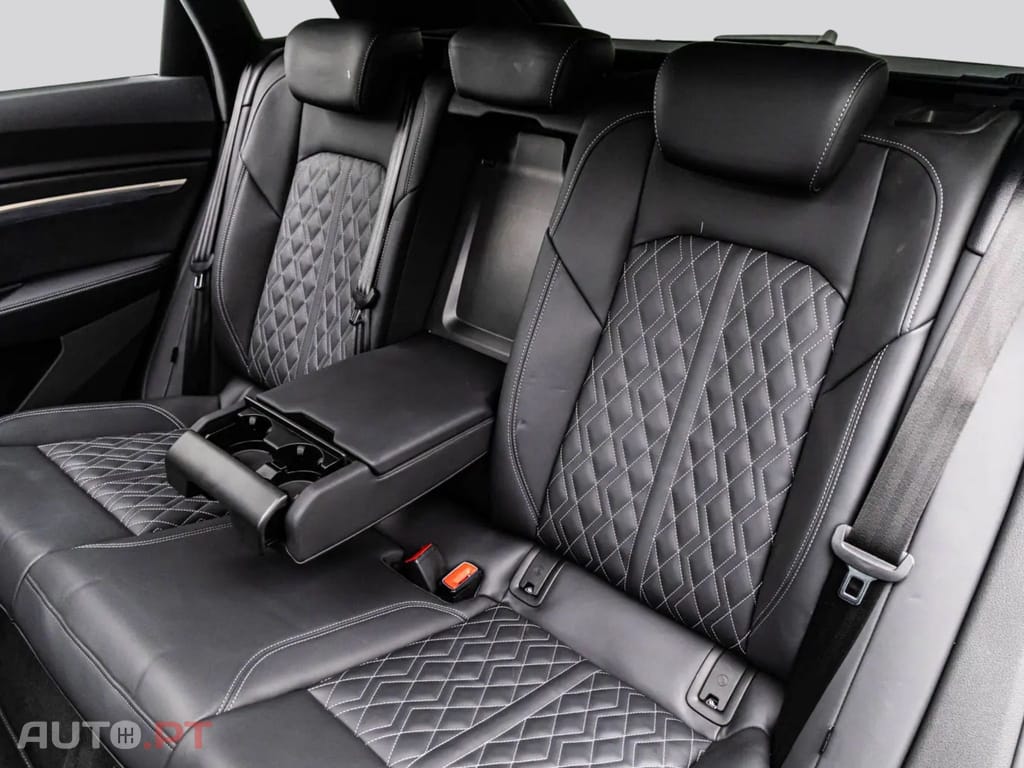 Audi Q8 E-Tron 55 S LINE BLACK I.V.A DEDUTIVEL 