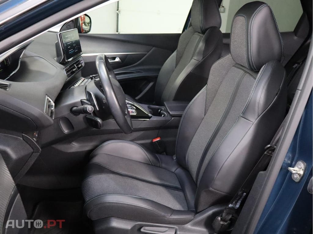 Peugeot 3008 1.6 Hybrid Allure e-EAT8