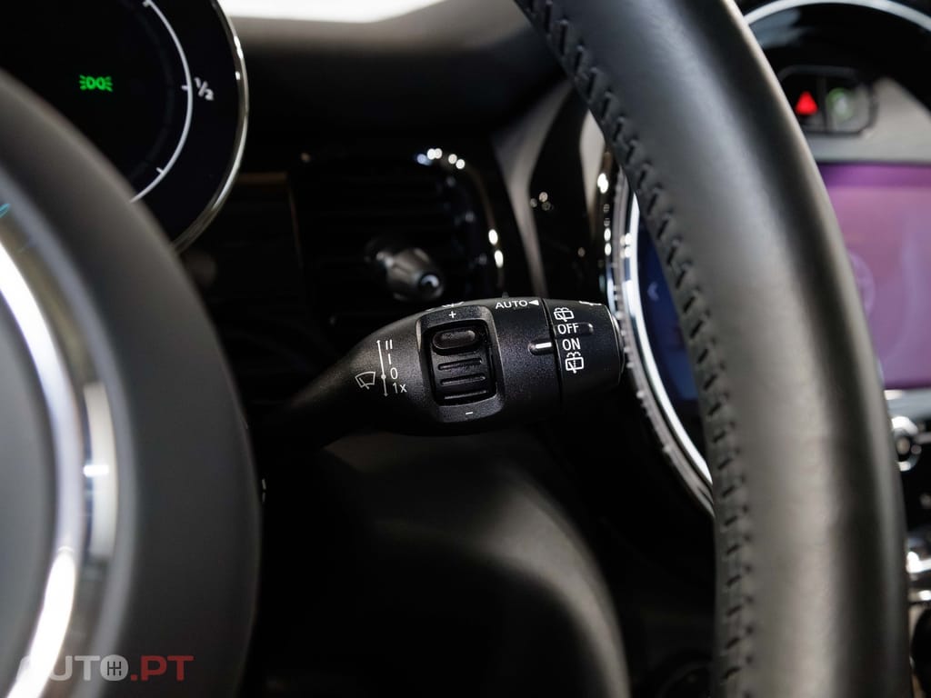 MINI Cooper Premium Yours Auto