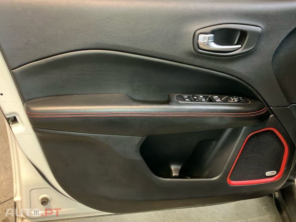 Jeep Compass 1.3 TG Trailhawk