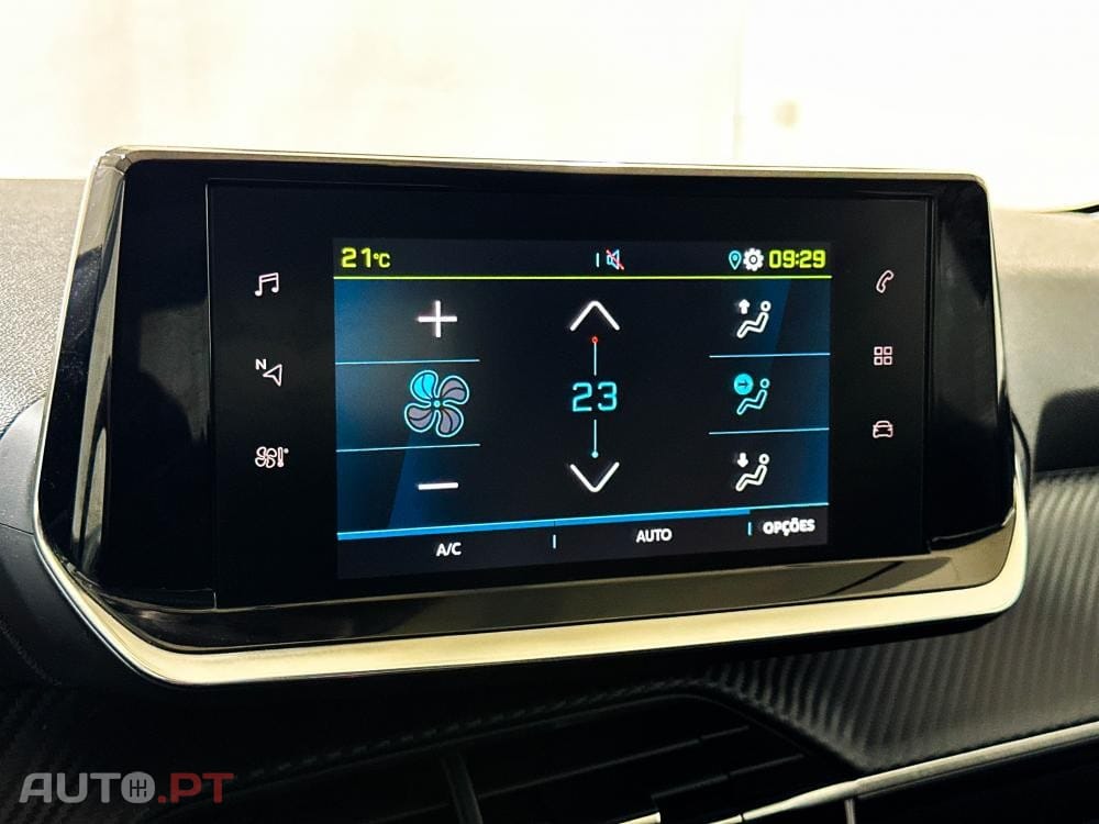 Peugeot E-208 50 kWh SE Style