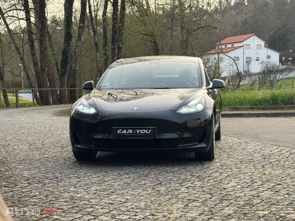 Tesla Model 3 Standard Range Plus RWD