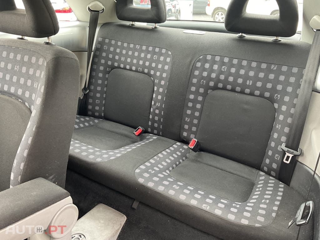 Volkswagen New Beetle 1.6