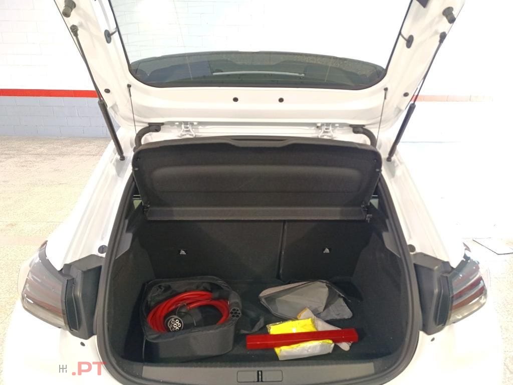 Peugeot E-208 50 kWh Active