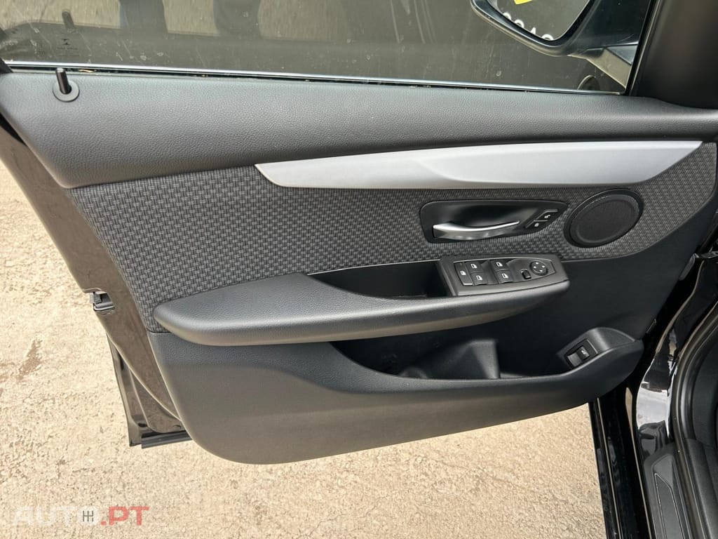 BMW 216 d Auto