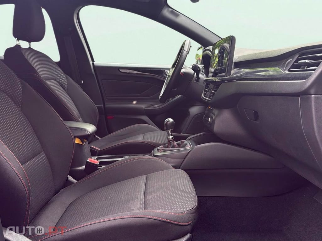 Ford Focus 1.0 EcoBoost MHEV ST-Line