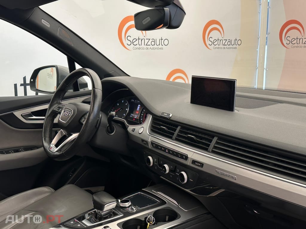 Audi Q7 3.0 TDi quattro S-line Tiptronic 7L