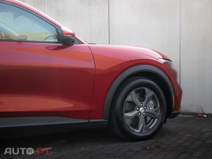 Ford Mustang Mach-E Standard