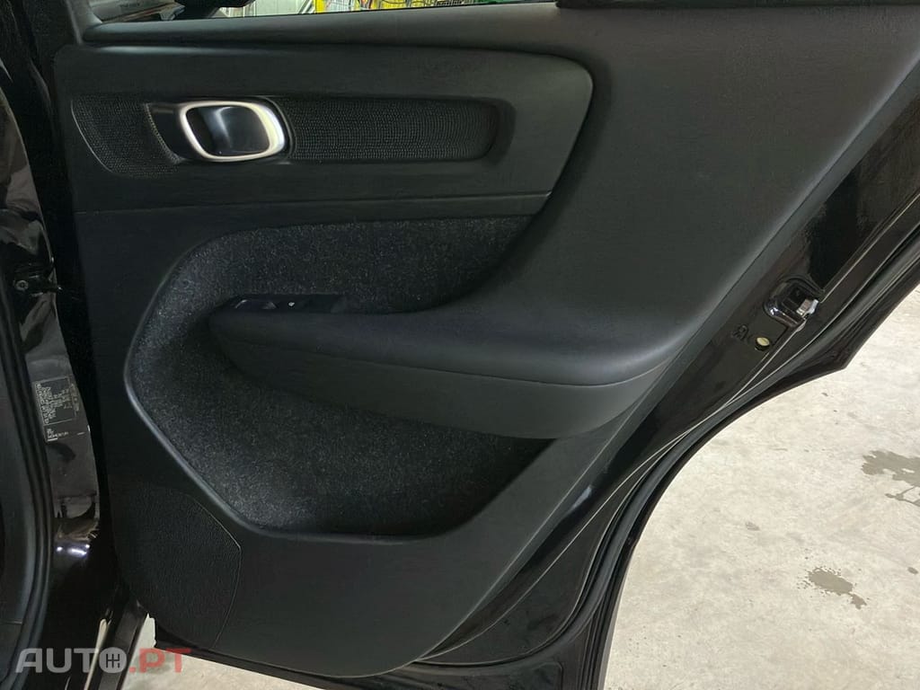 Volvo XC40 1.5 T3 Momentum Plus