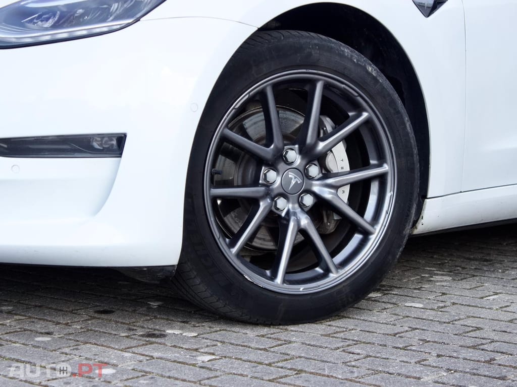 Tesla Model 3 Long-Range Dual Motor AWD