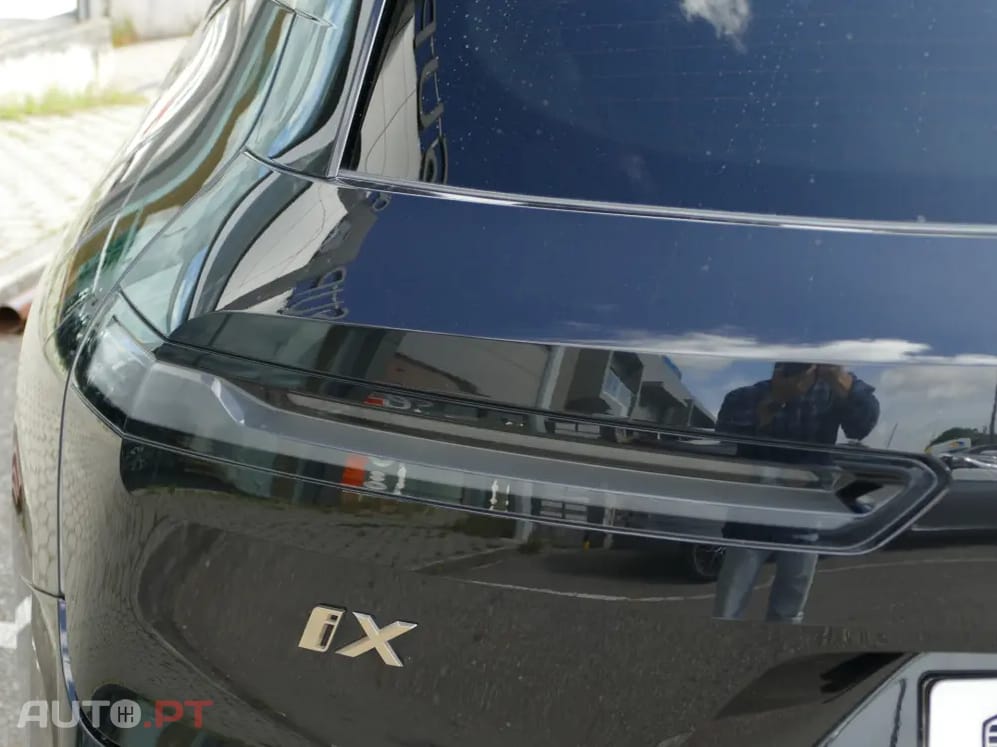 BMW iX xDrive 40 Pack Desportivo