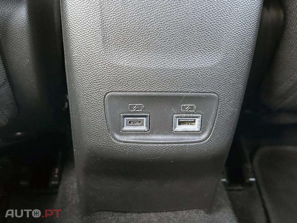 Peugeot E-2008 50 kWh Allure Pack