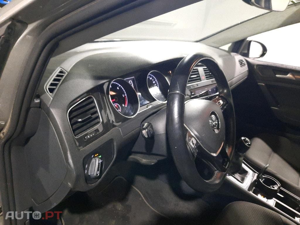 Volkswagen Golf 1.6 TDI Confortline