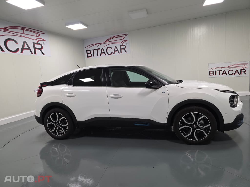 Citroën e-C4 50 kWh Shine — fotografia 13