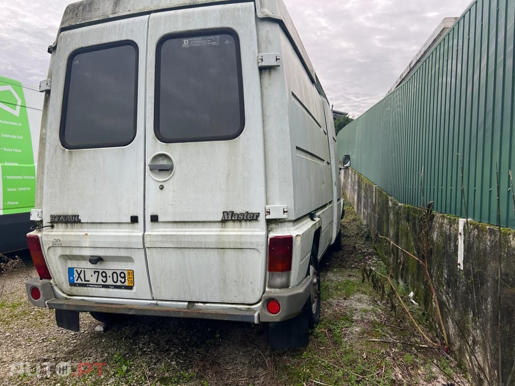 Renault Trafic Outro