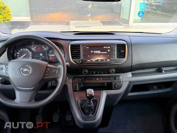 Opel Vivaro 1.5 CDTi L2H1 Essentia Inc