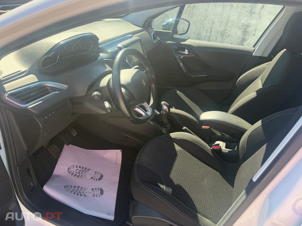 Peugeot 208 1.2 PureTech Allure