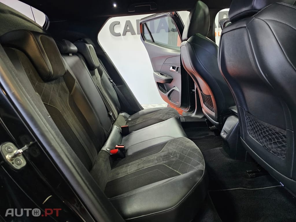 Peugeot 2008 1.2 PureTech GT EAT8