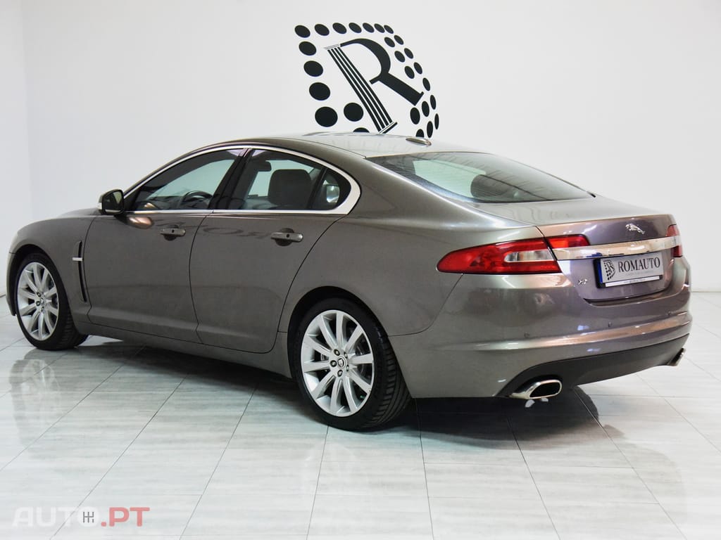 Jaguar XF 2.7 D V6 Luxury