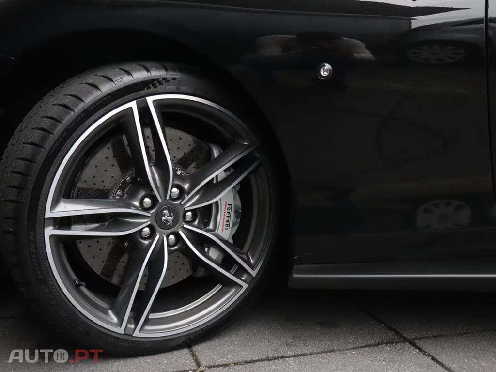Ferrari Roma 3.9 V8 HELE