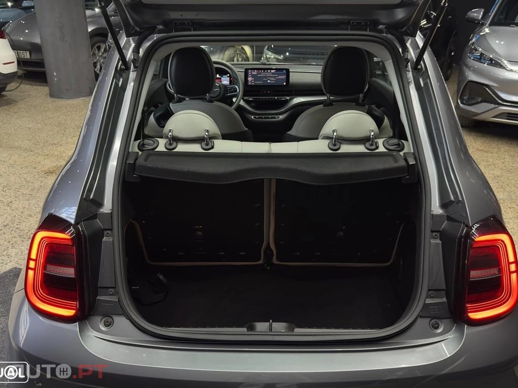 Fiat 500e La Prima