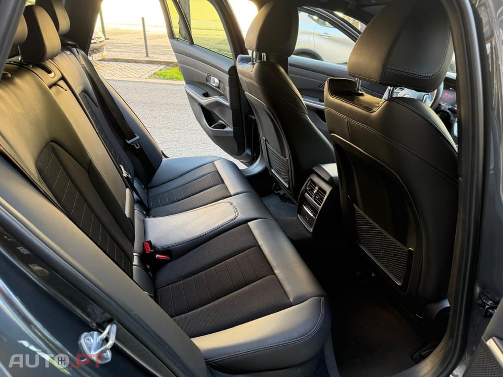 BMW 320 e Line Luxury Auto