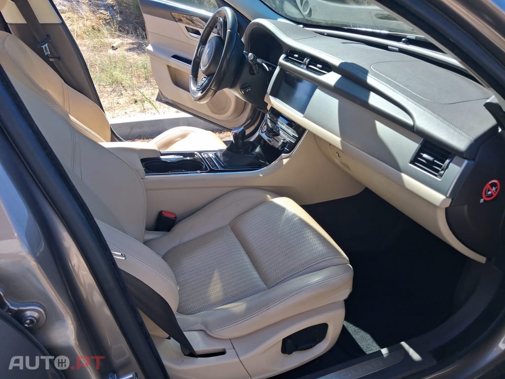 Jaguar XF 2.0 Prestige
