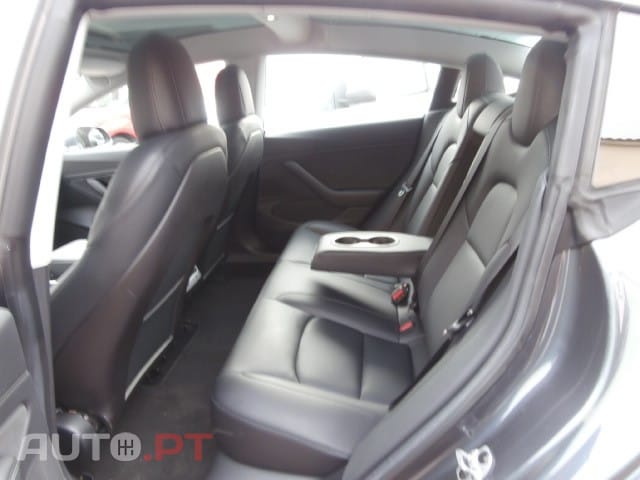 Tesla Model 3 Standard Range Plus RWD
