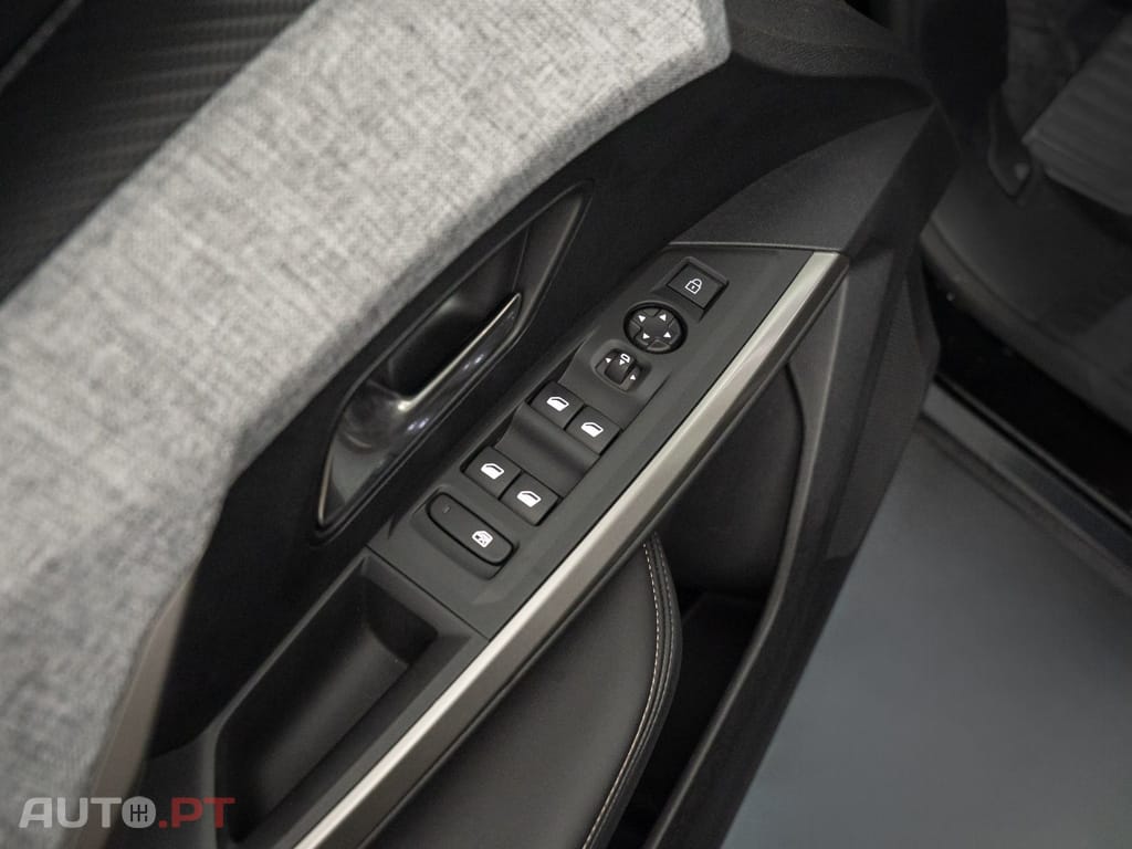 Peugeot 5008 1.2 Hybrid Allure e-DCS6
