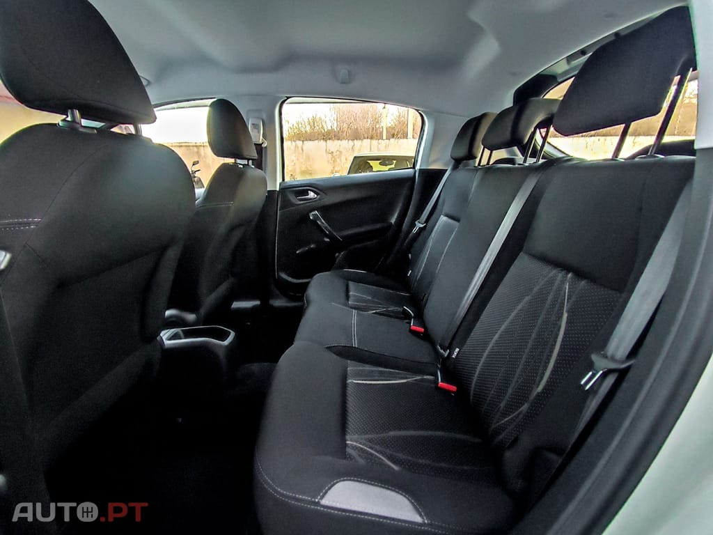 Peugeot 208 VTI ACTIVE