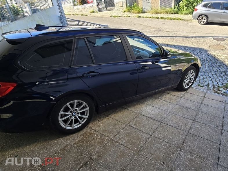 BMW 318 d Touring Blue Performance Luxury Line