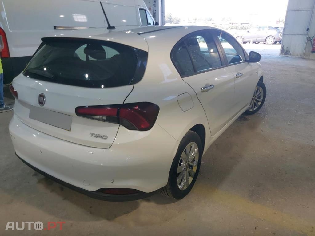 Fiat Tipo 1.3 M-Jet Lounge
