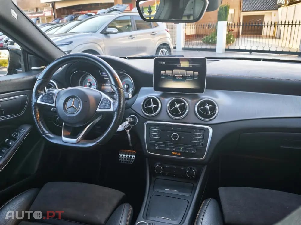 Mercedes-Benz CLA 220 (CDI) d 4Matic 7G-DCT Orange Art Edition