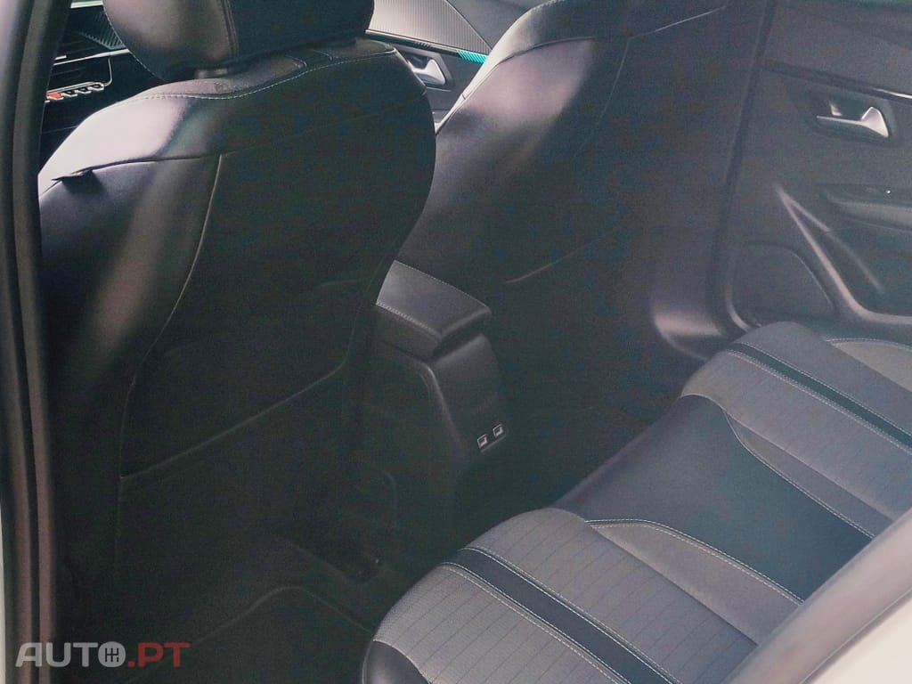 Peugeot E-208 50 kWh Allure