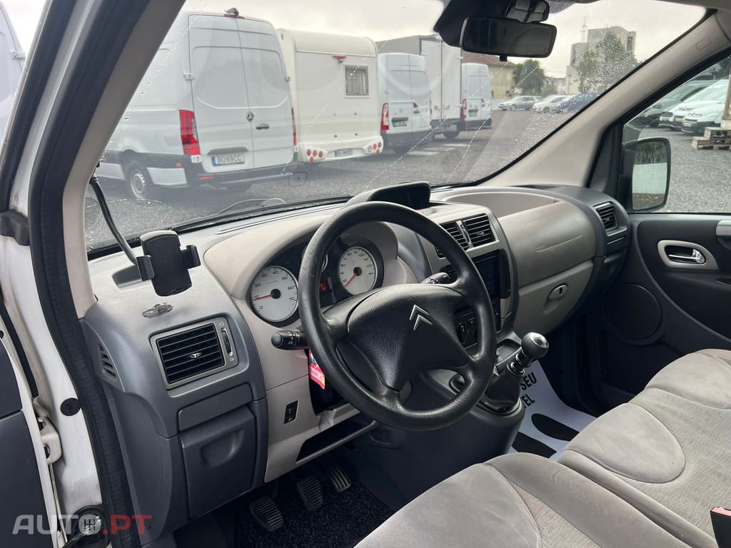 Citroen Jumpy 2.0 HDi L2H1Semi-Vidrada