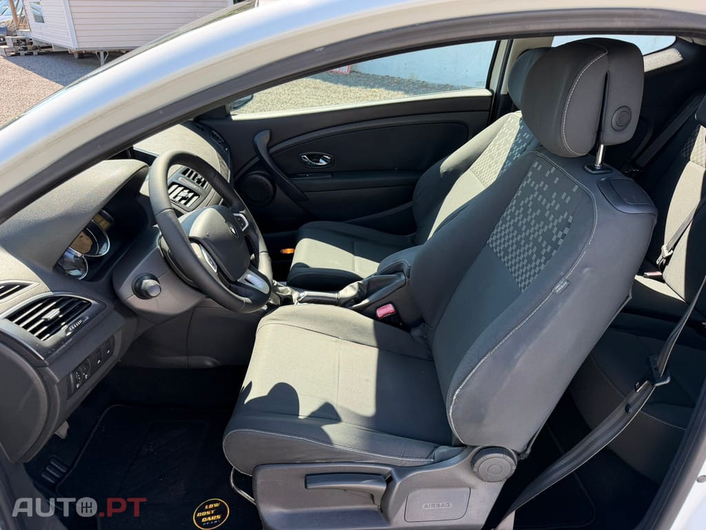 Renault Mégane Coupe 1.5 dCi Dynamique CO2 Champion