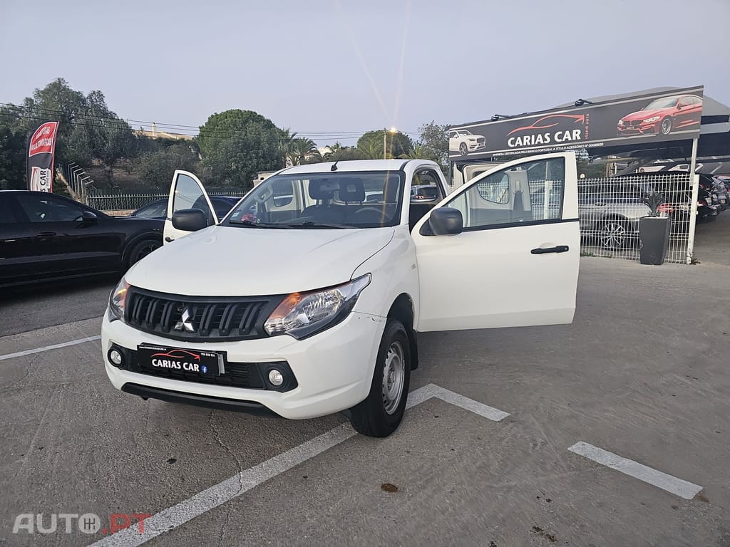 Mitsubishi L200 2.4 DI-D CD Invite 4WD