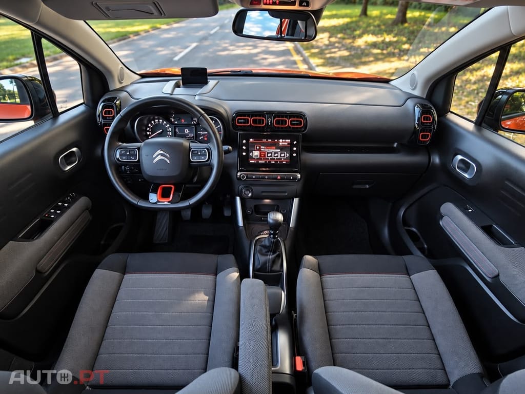Citroën C3 Aircross 1.6 BlueHDi Feel S&S — fotografia 16