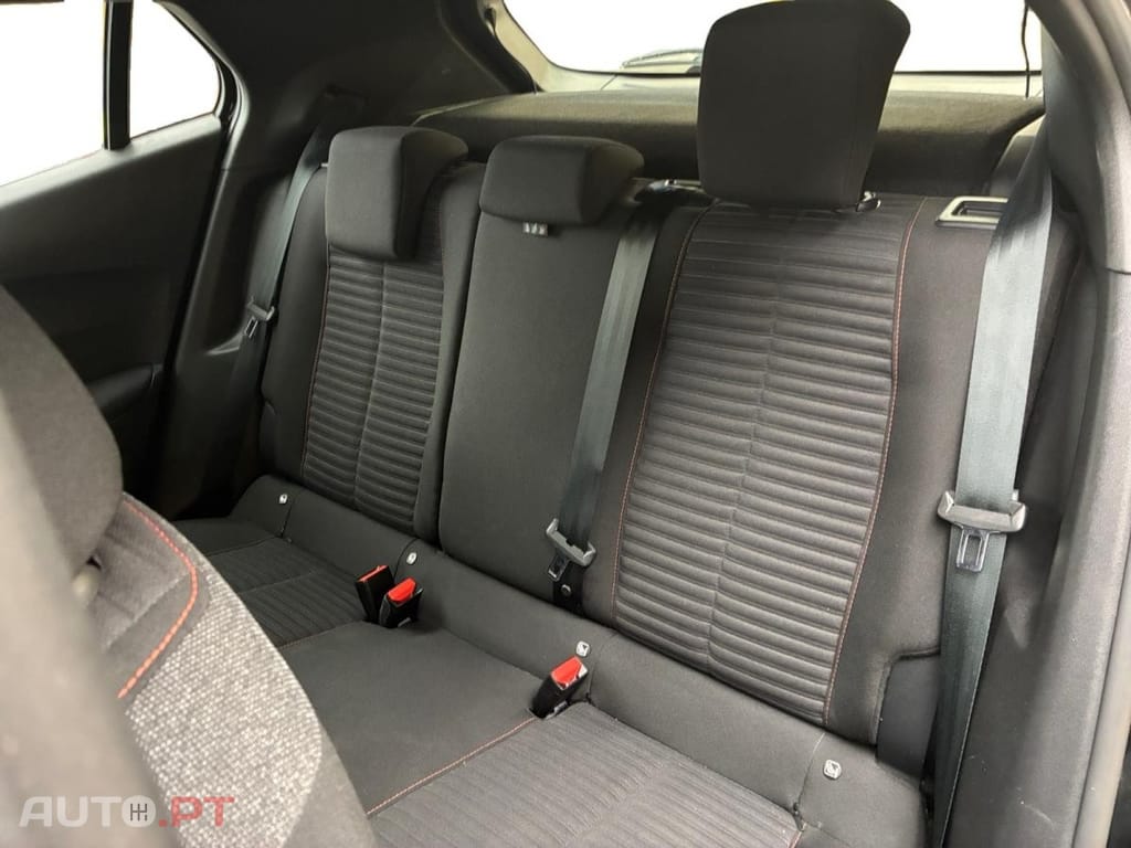 Peugeot 2008 1.2 PureTech Active Pack