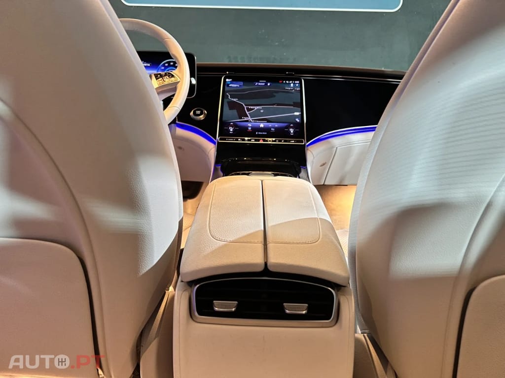Mercedes-Benz EQE 300 Electric Art