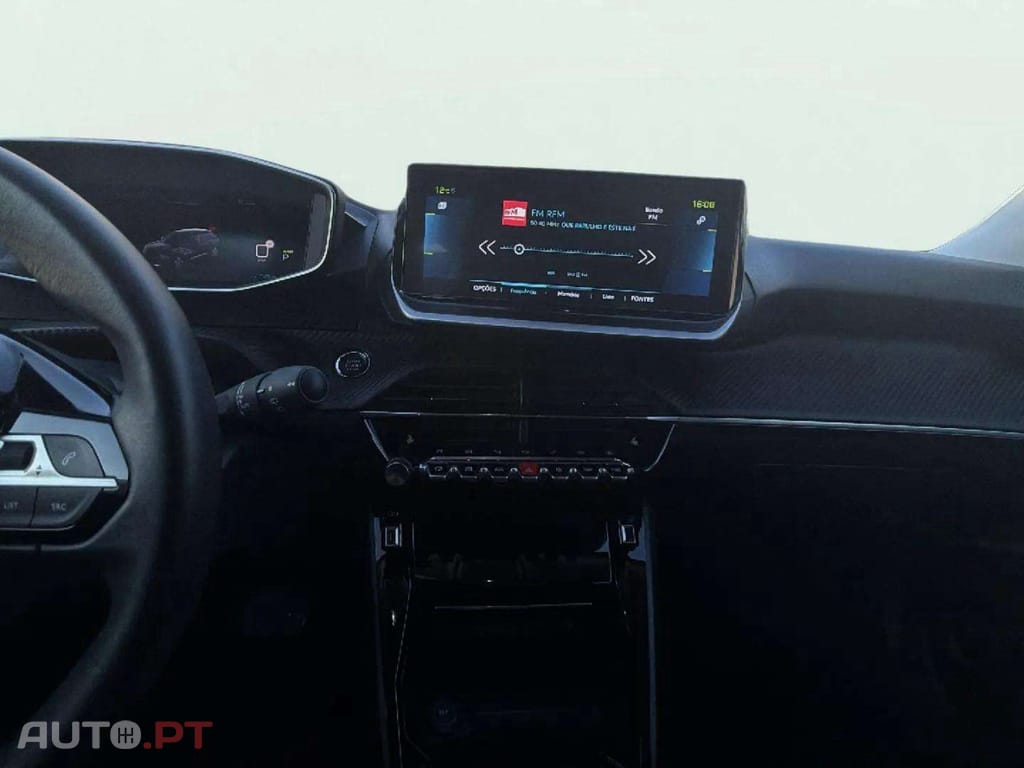 Peugeot E-2008 Allure