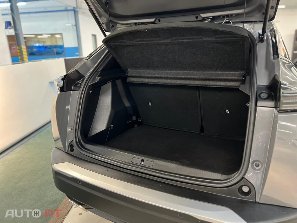 Peugeot 2008 1.2 Hybrid Allure e-DCS6