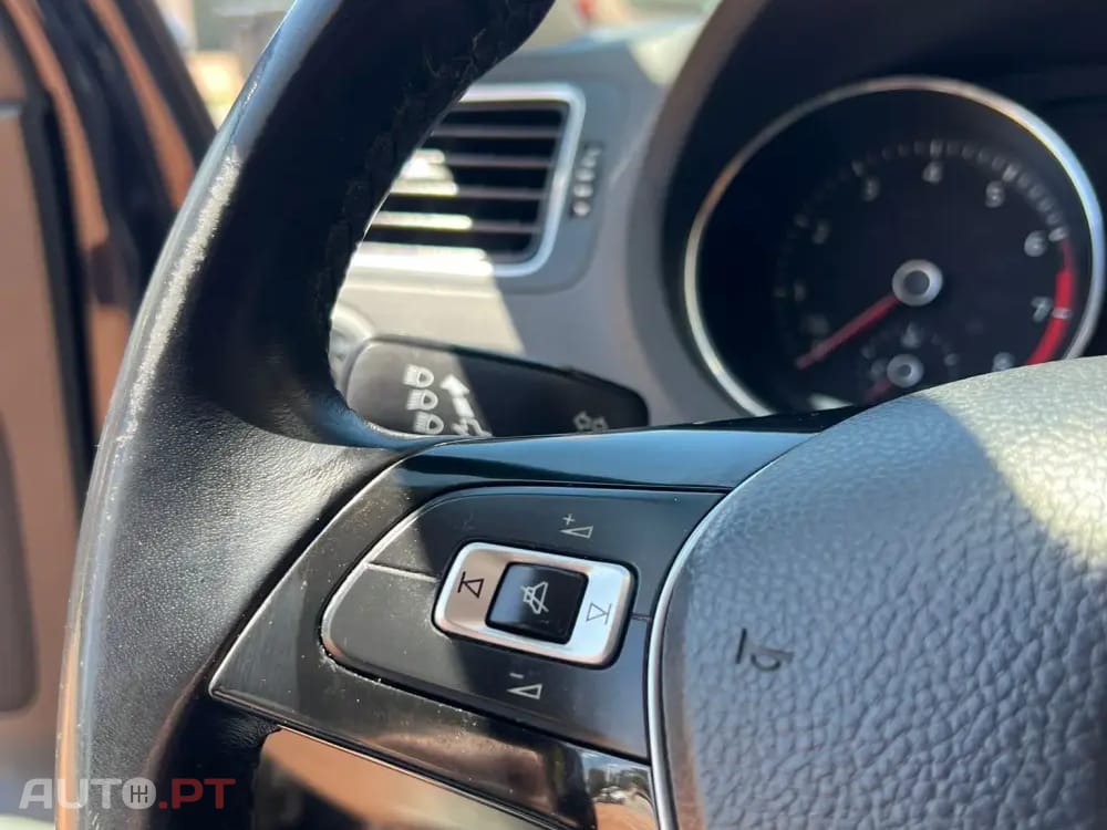 Volkswagen Polo 1.0 Confortline