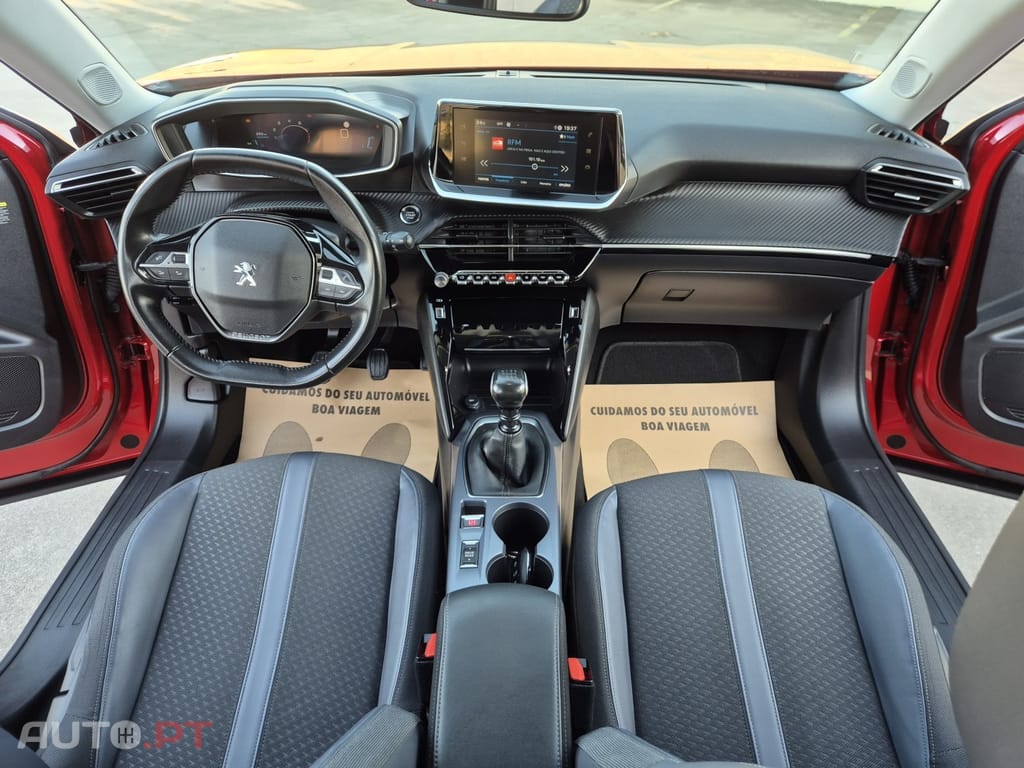 Peugeot 2008 1.2 PureTech Allure Pack