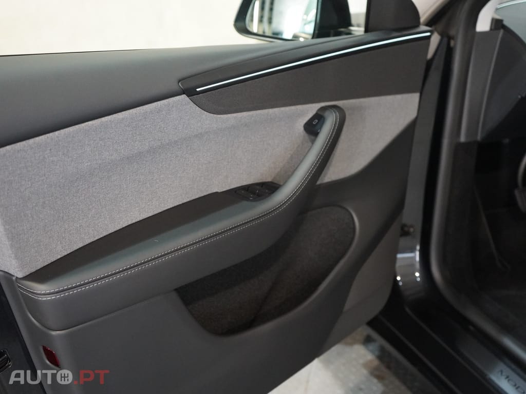 Tesla Model Y Long Range Tração Traseira